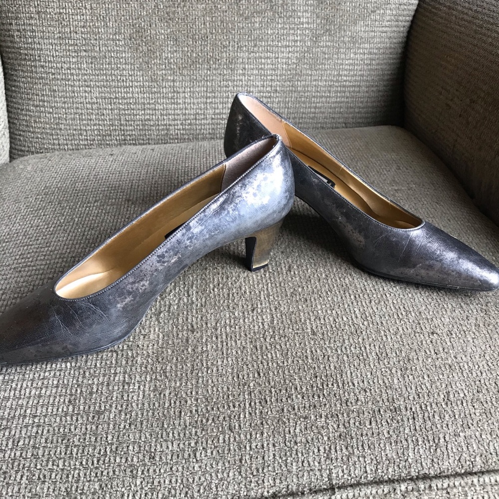 VINTAGE METALLIC KITTEN HEELS